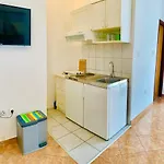 Mohar Iii Apartment *